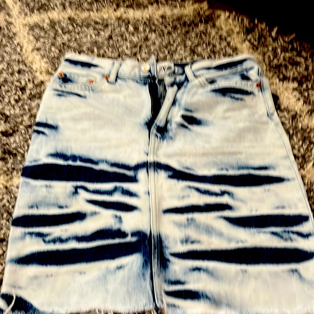 Zara skirt small size